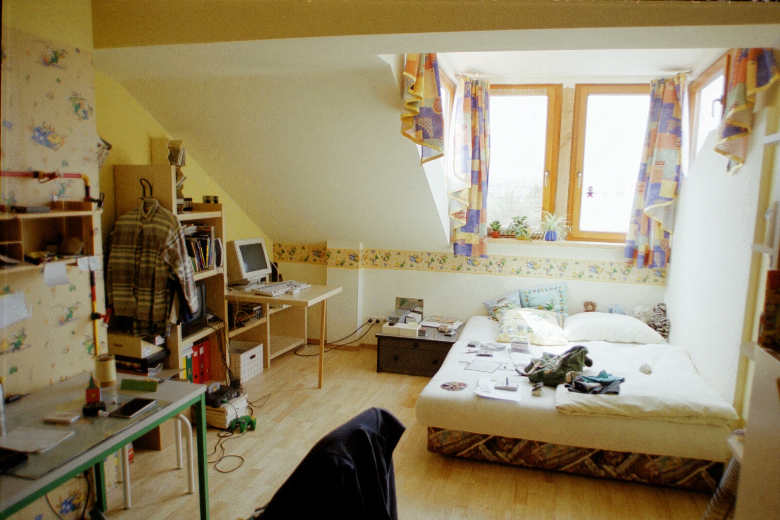 fretige Wand und Dachschräge mit Modulplatten